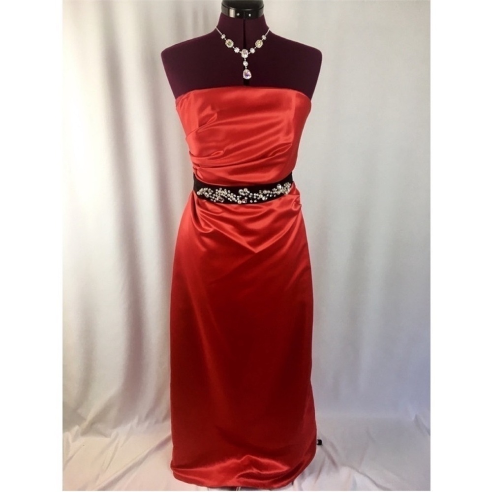 NWOT Night Scene California Red Satin Long Strapless Gown Dress